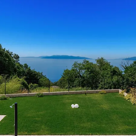Luxury Vin With Pool & Sea View *