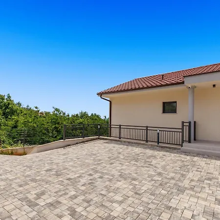 Luxury Vin With Pool & Sea View *