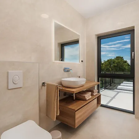 Luxury Vin With Pool & Sea View