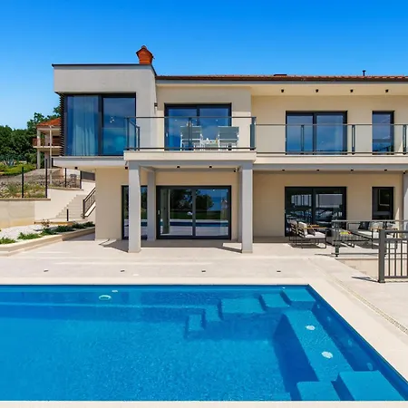 Luxury Vin With Pool & Sea View *