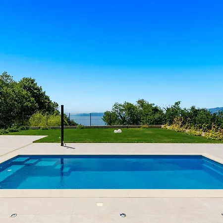 Luxury Vin With Pool & Sea View