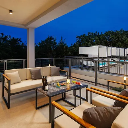 Luxury Vin With Pool & Sea View