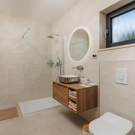 Apartman Luxury Vin With Pool & Sea View Matulji